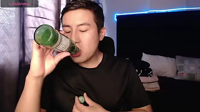 andrewmhilton  online show from September 16, 9:16 pm