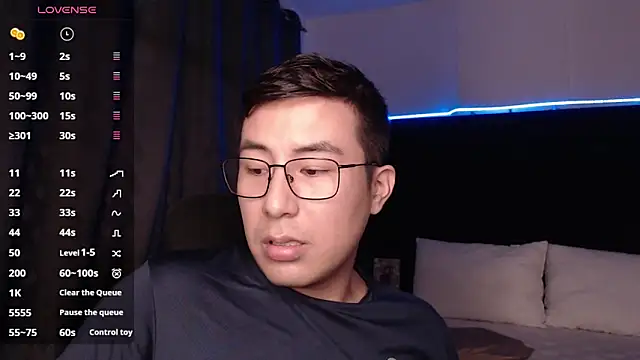 andrewmhilton  online show from October 1, 10:27 pm