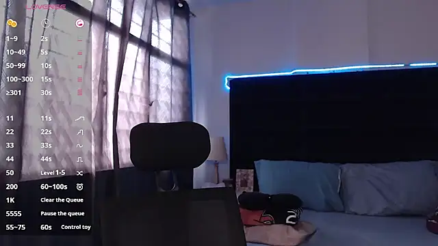 andrewmhilton  online show from November 3, 8:54 pm