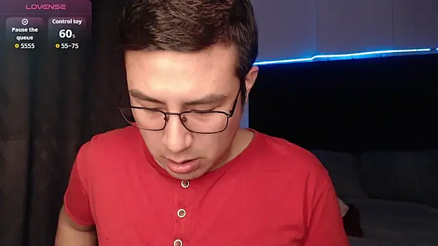 andrewmhilton  online show from November 30, 5:33 am