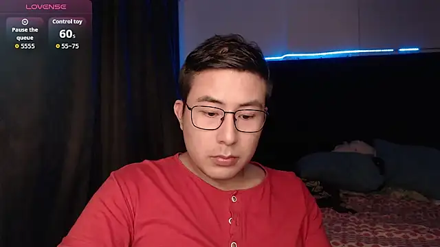 andrewmhilton  online show from December 19, 5:25 am