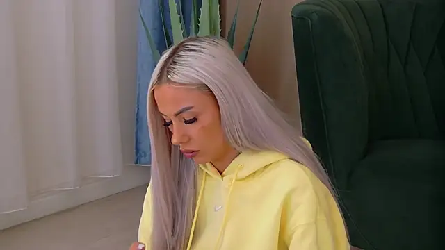 Bailey Rush online show from December 3, 4:38 pm