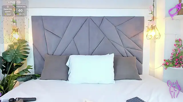 KiarhaTrixie online show from October 12, 11:31 am