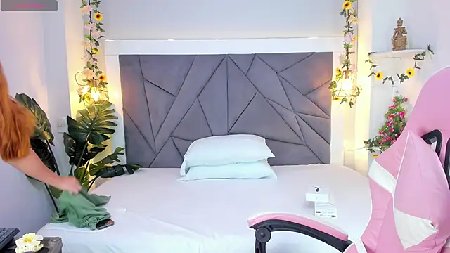 KiarhaTrixie online show from January 7, 3:20 am