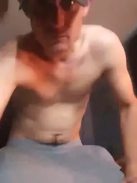 Snapshot of Midwestalpha chatting on December 21, 4:57 pm Midwestalpha online show from December 21, 4:57 pm