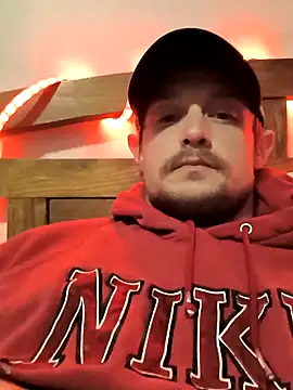 Snapshot of Midwestalpha chatting on February 14, 3:22 am Midwestalpha online show from February 14, 3:22 am