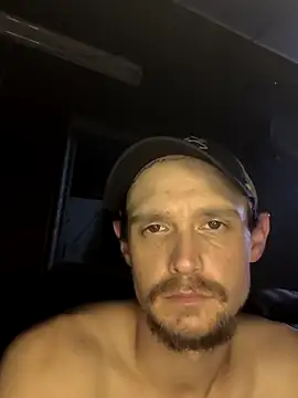 Snapshot of Midwestalpha chatting on October 21, 4:57 am Midwestalpha online show from October 21, 4:57 am