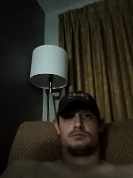 Snapshot of Midwestalpha chatting on October 31, 10:27 am Midwestalpha online show from October 31, 10:27 am