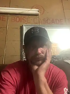 Snapshot of Midwestalpha chatting on May 27, 1:57 am Midwestalpha online show from May 27, 1:57 am