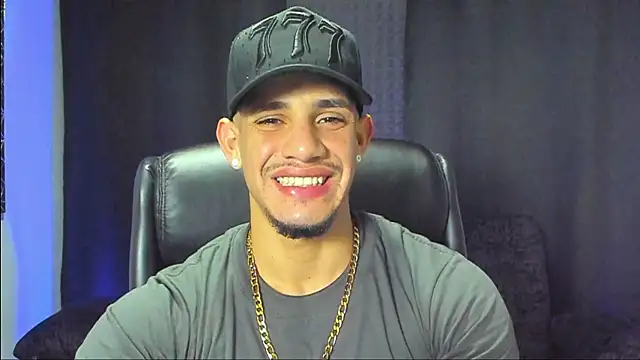 jhonnysnow17 online show from December 5, 7:28 am