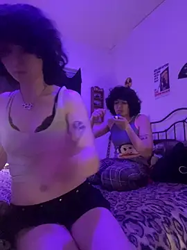 Snapshot of Bunny_y chatting on December 18, 7:14 am Bunny y online show from December 18, 7:14 am