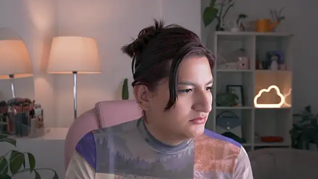 Snapshot of ari_artis chatting on December 10, 1:11 am ari artis online show from December 10, 1:11 am