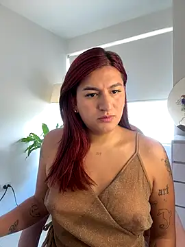 Snapshot of ari_artis chatting on September 21, 4:30 pm ari artis online show from September 21, 4:30 pm