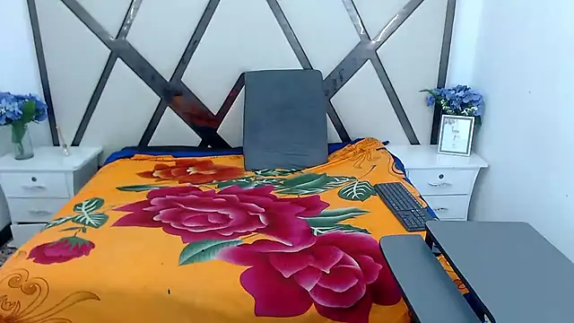 ChloexBigAss online show from January 2, 11:49 pm