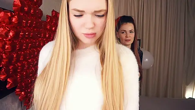 Snapshot of EllenReeves chatting on February 14, 10:59 am EllenReeves online show from February 14, 10:59 am