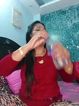 Poojabhabi101 online show from February 15, 8:11 am