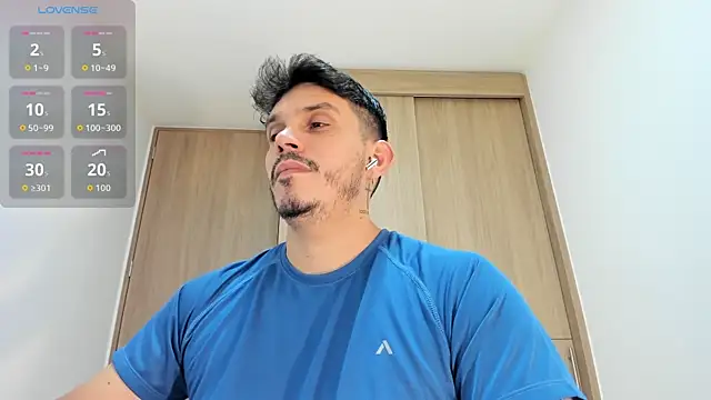 alejandro stark online show from October 27, 1:42 am