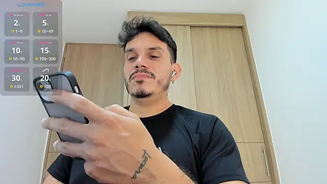 alejandro stark online show from October 29, 4:04 am