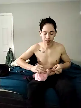 Snapshot of LiverandBrat77 chatting on December 18, 6:10 am LiverandBrat77 online show from December 18, 6:10 am