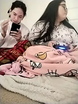 LiverandBrat77 online show from January 31, 7:11 pm