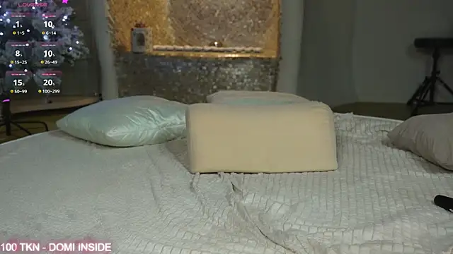 Snapshot of LanaLee chatting on January 16, 12:45 am LanaLee online show from January 16, 12:45 am