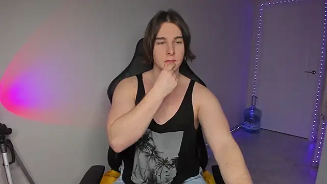 Vincent Strong online show from December 27, 8:13 am