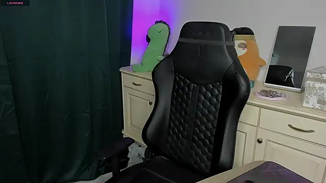 Vincent Strong online show from February 15, 8:57 am