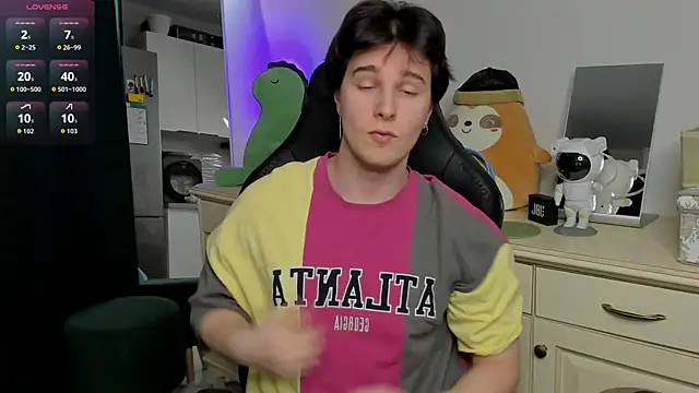 Vincent Strong online show from April 10, 1:16 pm