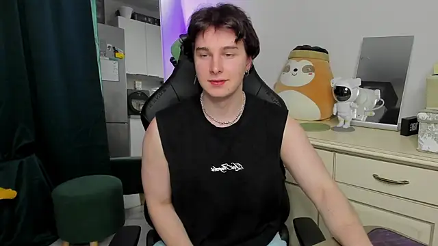 Vincent Strong online show from April 18, 9:35 am