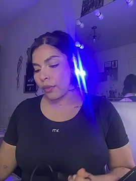 GigiiStone online show from January 14, 10:03 pm