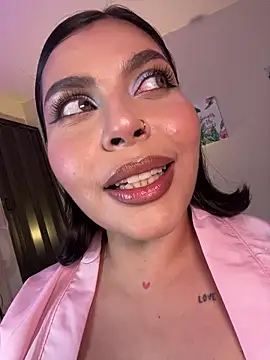 GigiiStone online show from March 21, 11:30 pm