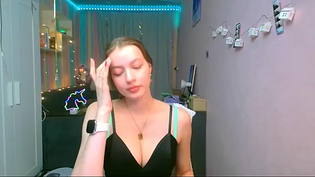Snapshot of __Aphrodita__wow__ chatting on February 8, 1:33 pm   Aphrodita  wow   online show from February 8, 1:33 pm