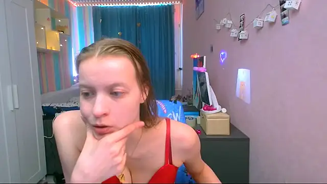 Snapshot of __Aphrodita__wow__ chatting on February 18, 9:32 am   Aphrodita  wow   online show from February 18, 9:32 am