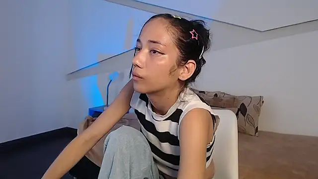 hot little bunny online show from December 18, 10:16 pm