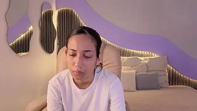 hot little bunny online show from February 5, 8:57 pm