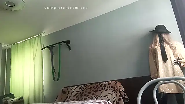 Snapshot of AlfejiRise chatting on February 27, 10:04 am AlfejiRise online show from February 27, 10:04 am