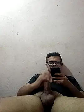 Snapshot of Novin18RJ chatting on February 16, 6:10 pm Novin18RJ online show from February 16, 6:10 pm