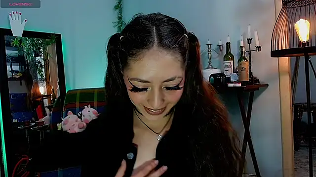 VickyJackson  online show from January 30, 4:34 pm