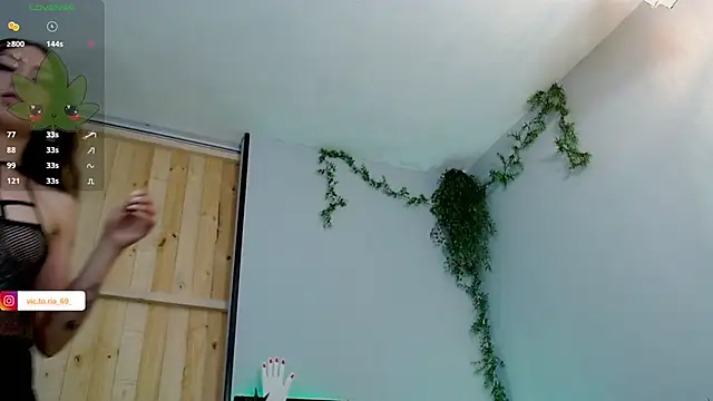 VickyJackson  online show from February 4, 5:23 pm