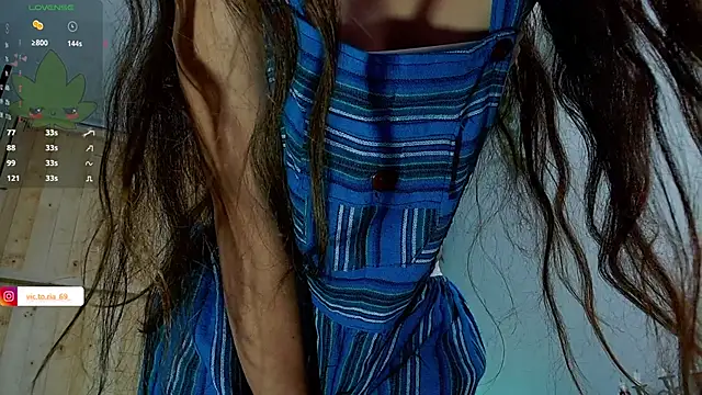 VickyJackson  online show from February 5, 7:53 pm