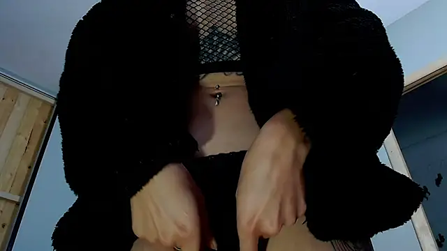 VickyJackson  online show from February 25, 7:58 pm