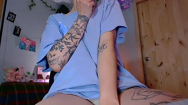 VickyJackson  online show from September 25, 5:27 pm