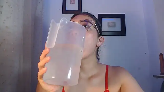 DaMikaela  online show from March 17, 7:15 pm