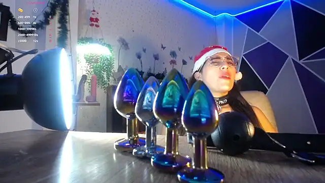 DaMikaela  online show from December 16, 6:57 pm