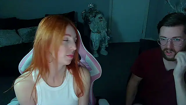 Snapshot of Red_firesquirt chatting on December 12, 9:04 pm Red firesquirt online show from December 12, 9:04 pm