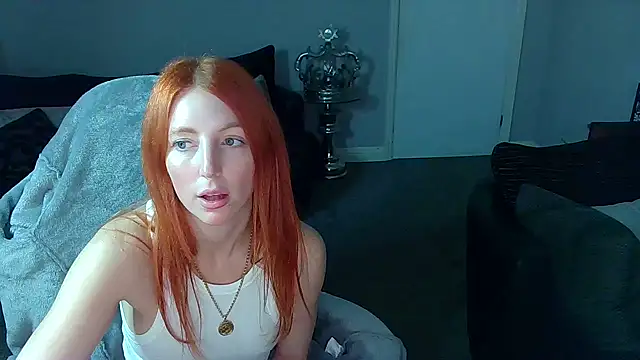 Snapshot of Red_firesquirt chatting on January 1, 9:09 pm Red firesquirt online show from January 1, 9:09 pm