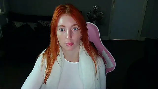 Snapshot of Red_firesquirt chatting on January 3, 2:51 pm Red firesquirt online show from January 3, 2:51 pm
