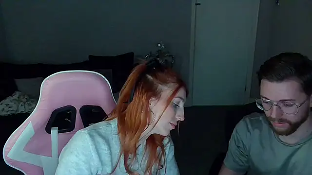 Snapshot of Red_firesquirt chatting on January 19, 9:02 pm Red firesquirt online show from January 19, 9:02 pm