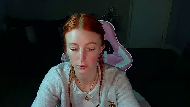 Snapshot of Red_firesquirt chatting on January 29, 9:28 pm Red firesquirt online show from January 29, 9:28 pm