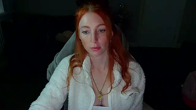 Snapshot of Red_firesquirt chatting on February 10, 2:48 pm Red firesquirt online show from February 10, 2:48 pm
